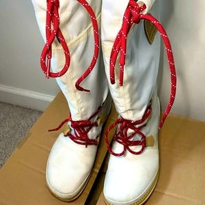 Sorel White Nylon and Red Lace Up winter boots